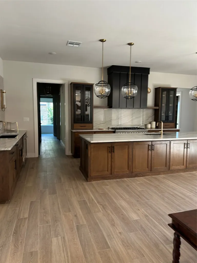 1136 Queen Elizabeth Drive Mcgregor TX 76657