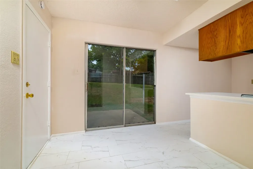 6410 Springfield Drive Arlington TX 76016