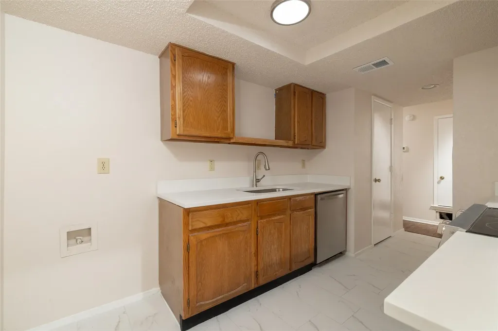 6410 Springfield Drive Arlington TX 76016