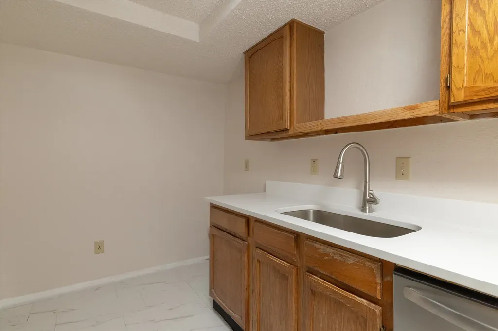 6410 Springfield Drive Arlington TX 76016
