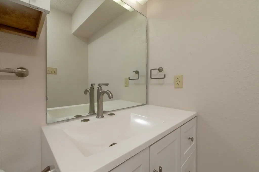 6410 Springfield Drive Arlington TX 76016