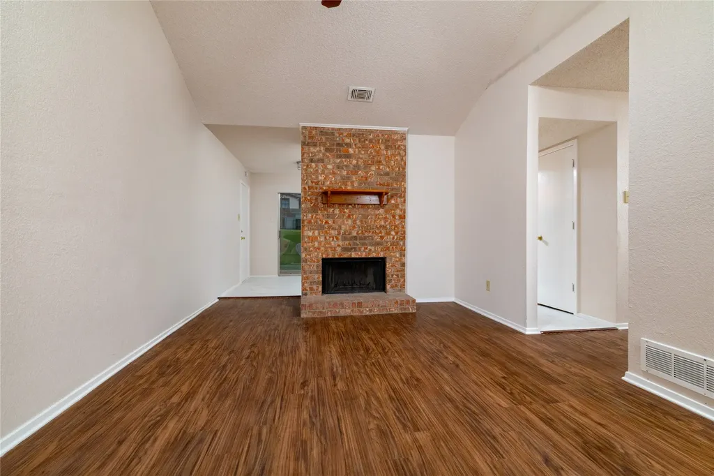 6410 Springfield Drive Arlington TX 76016