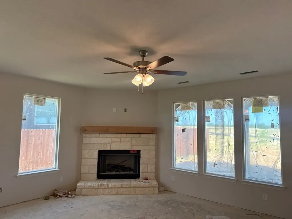 1337 Frio Drive Springtown TX 76082