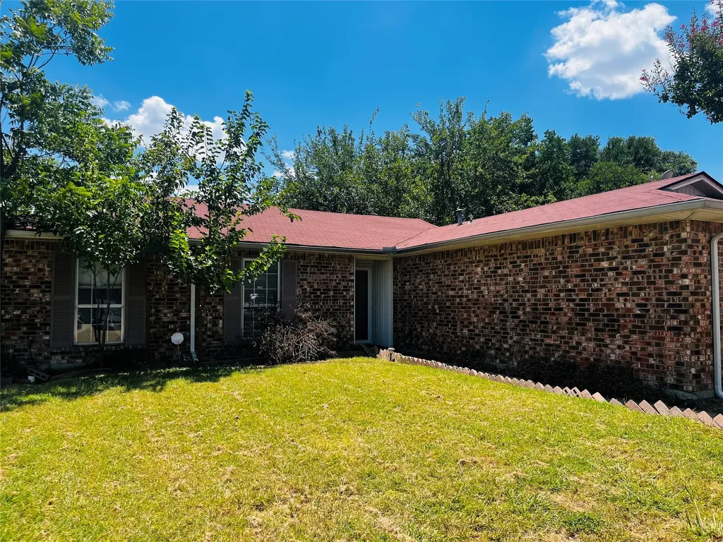 210 Nettletree Street Arlington TX 76018