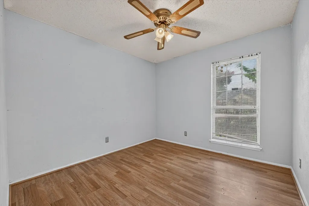 210 Nettletree Street Arlington TX 76018