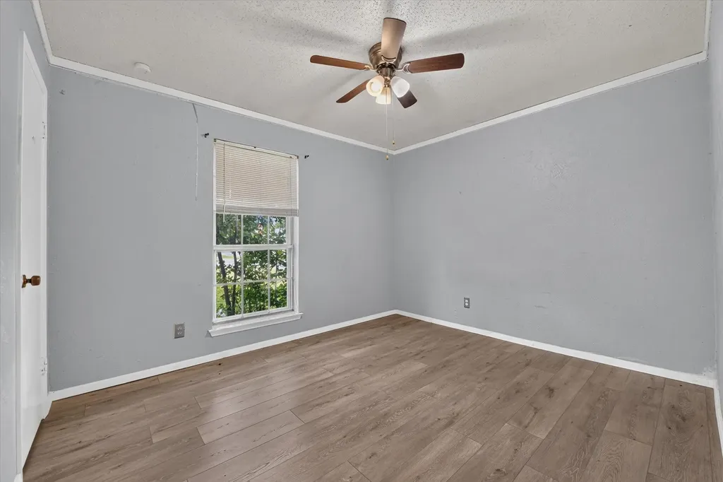 210 Nettletree Street Arlington TX 76018