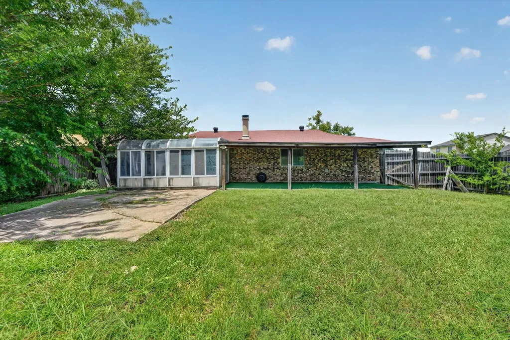 210 Nettletree Street Arlington TX 76018