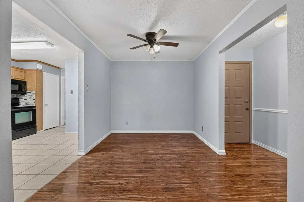 210 Nettletree Street Arlington TX 76018