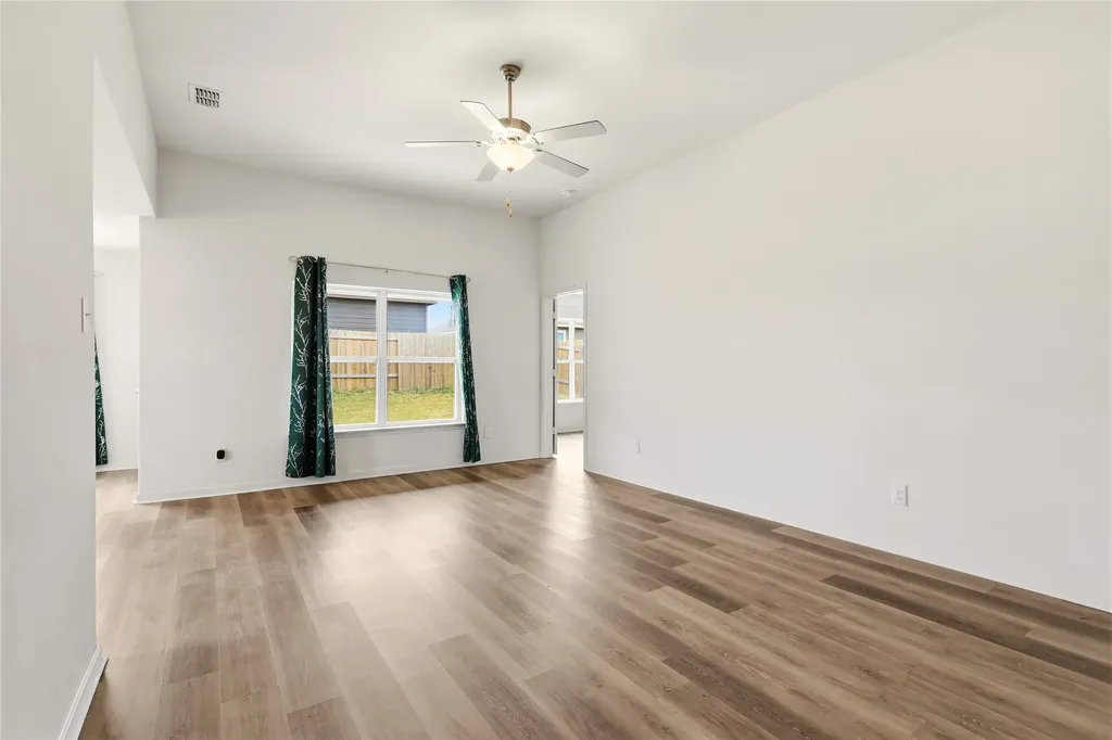 2405 Stillwater Drive Ponder TX 76259