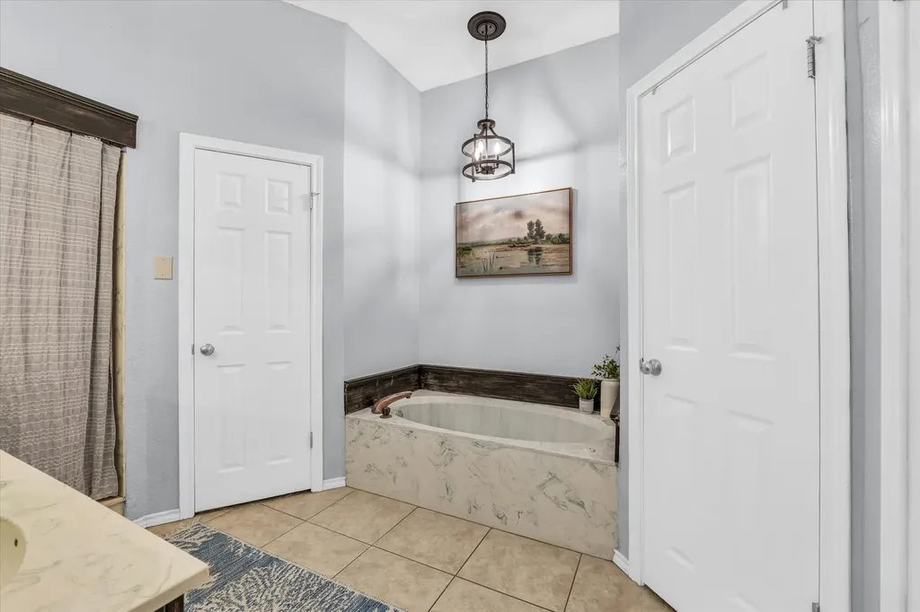 907 Dogwood Street Robinson TX 76706