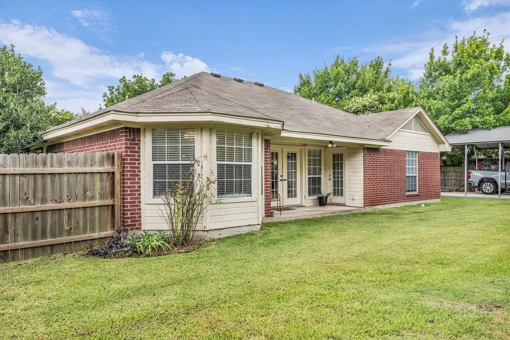 907 Dogwood Street Robinson TX 76706