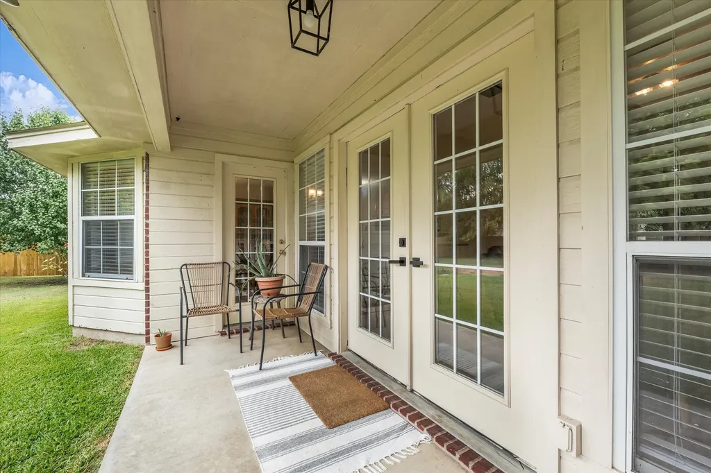 907 Dogwood Street Robinson TX 76706