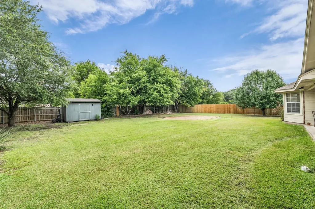907 Dogwood Street Robinson TX 76706