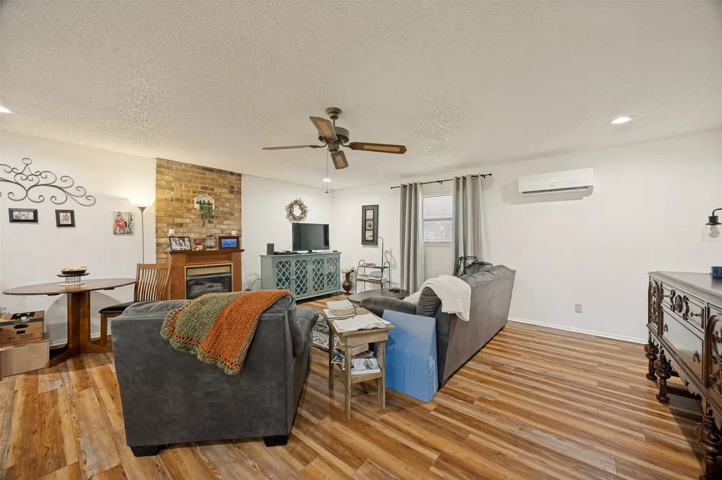 402 Jones Street Tom Bean TX 75489