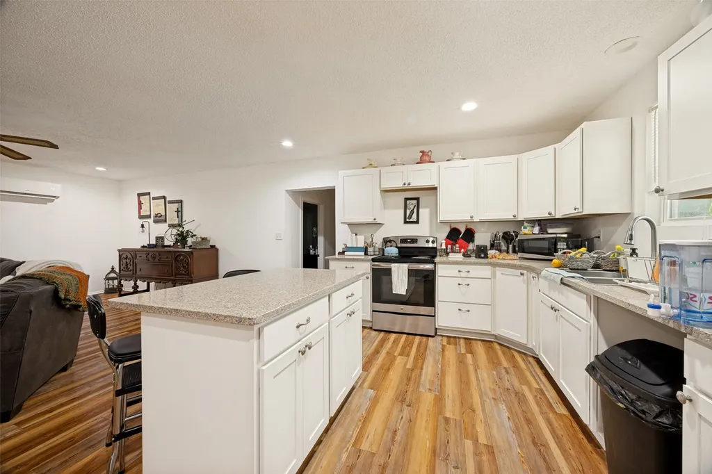402 Jones Street Tom Bean TX 75489