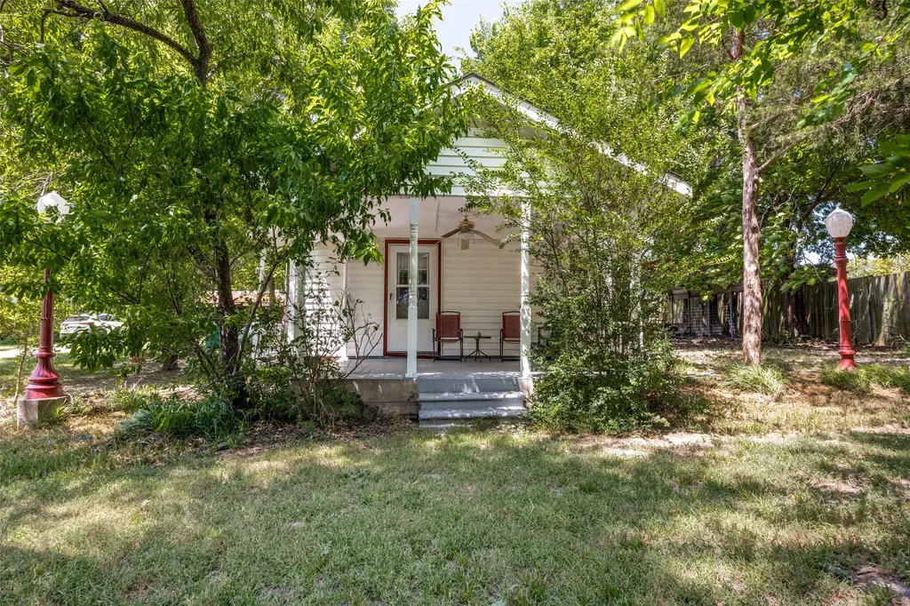 402 Jones Street Tom Bean TX 75489
