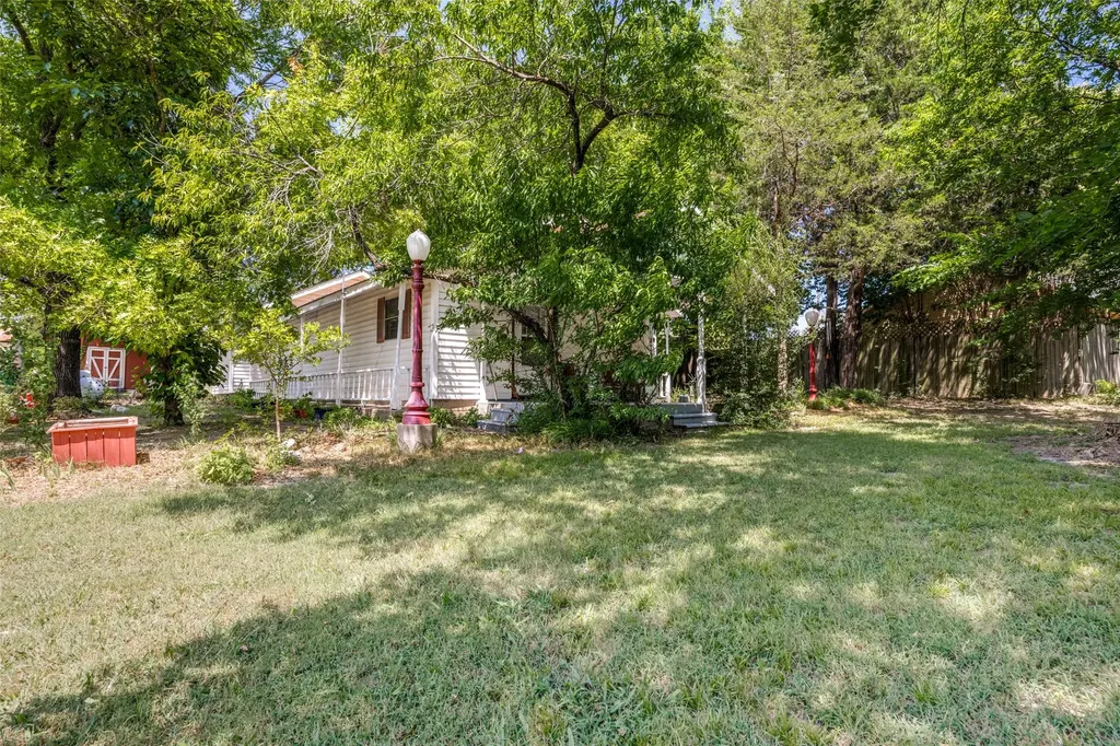 402 Jones Street Tom Bean TX 75489