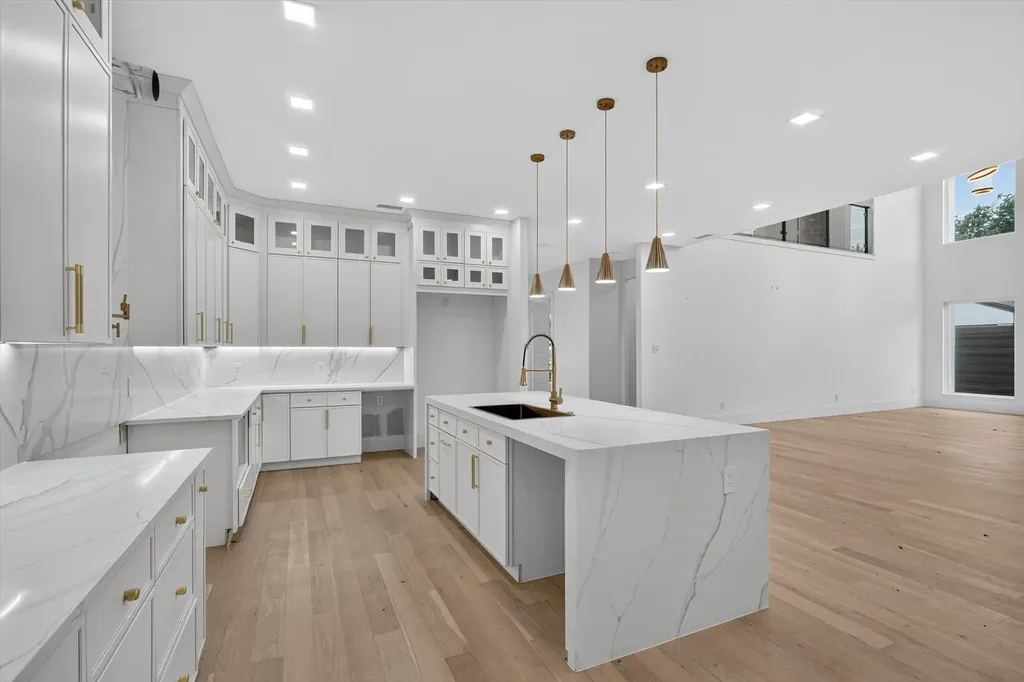 3819 Wemdon Drive Dallas TX 75220