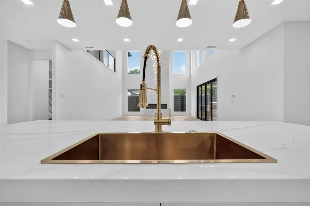 3819 Wemdon Drive Dallas TX 75220