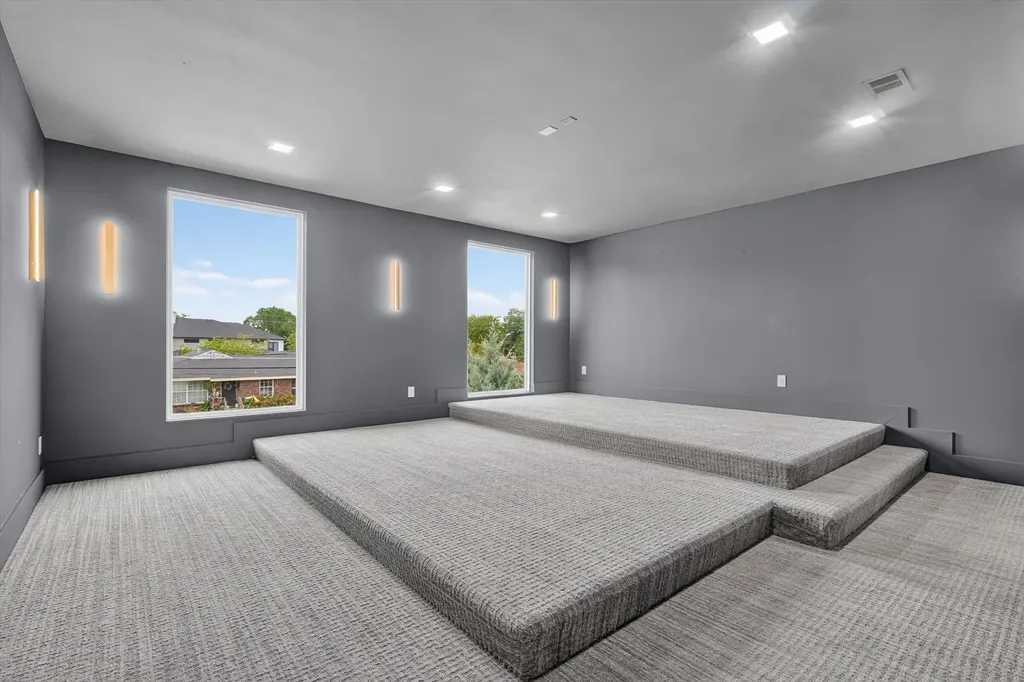 3819 Wemdon Drive Dallas TX 75220