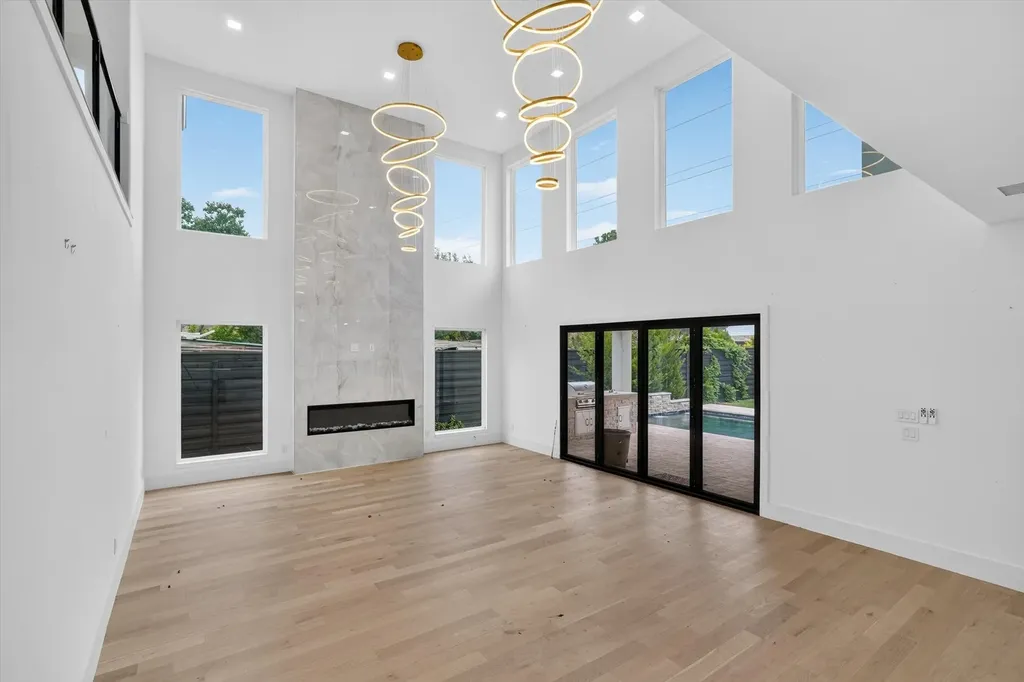 3819 Wemdon Drive Dallas TX 75220
