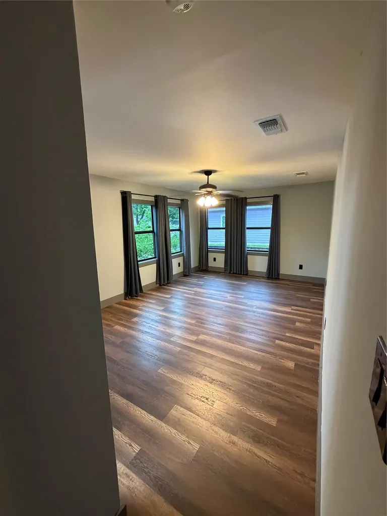 1605 S Houston Street Kaufman TX 75142