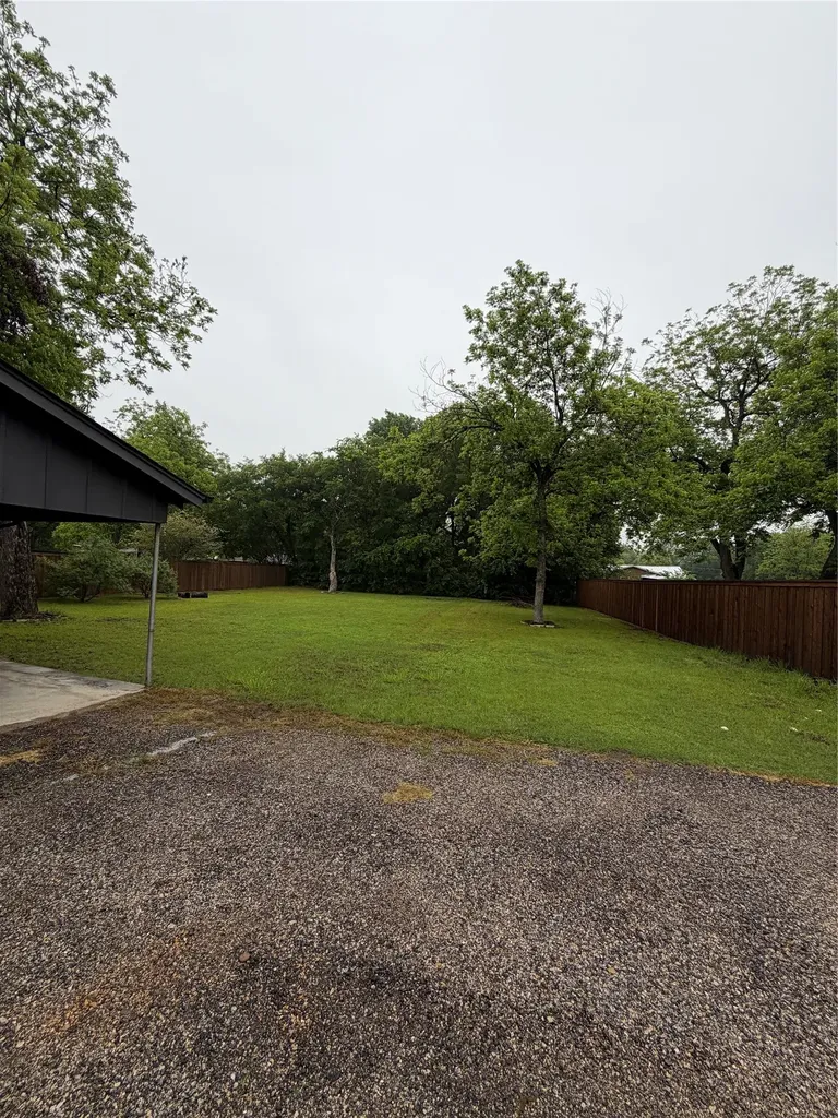 1605 S Houston Street Kaufman TX 75142