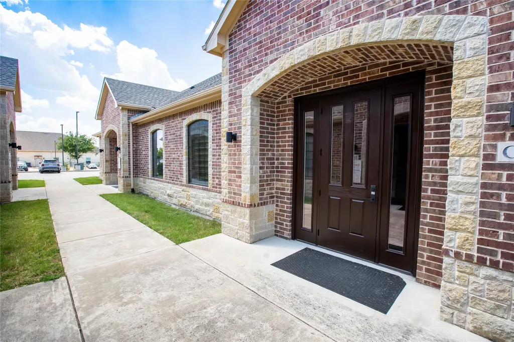 318 W Fm 544 Murphy TX 75094