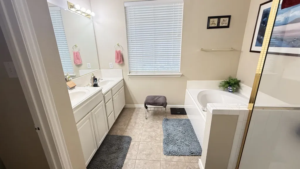 9816 Hickory Hollow Lane Irving TX 75063