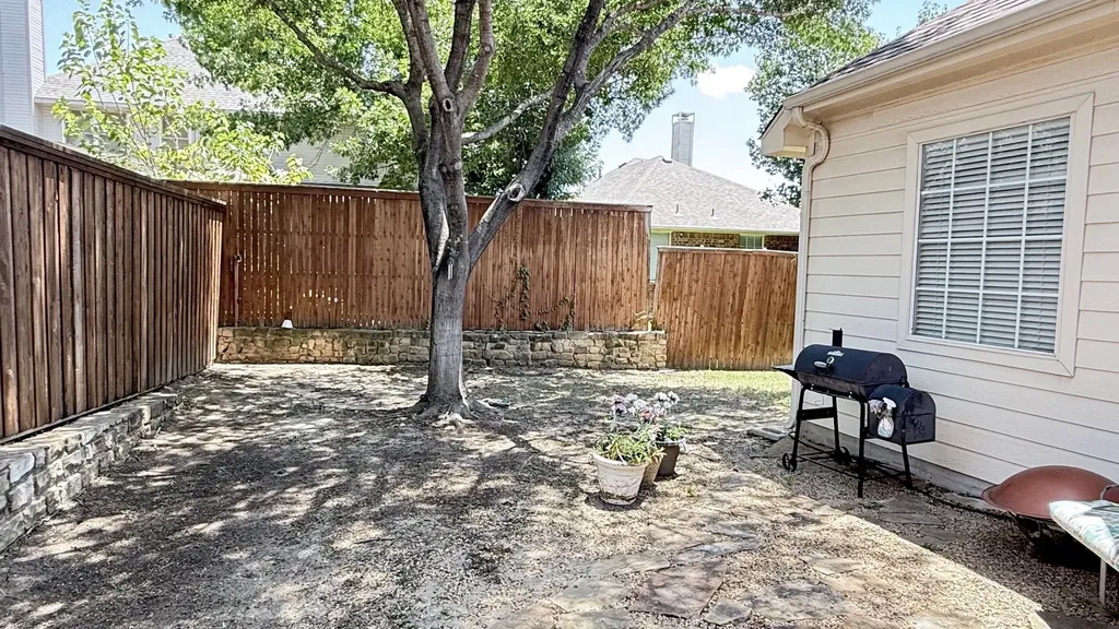 9816 Hickory Hollow Lane Irving TX 75063