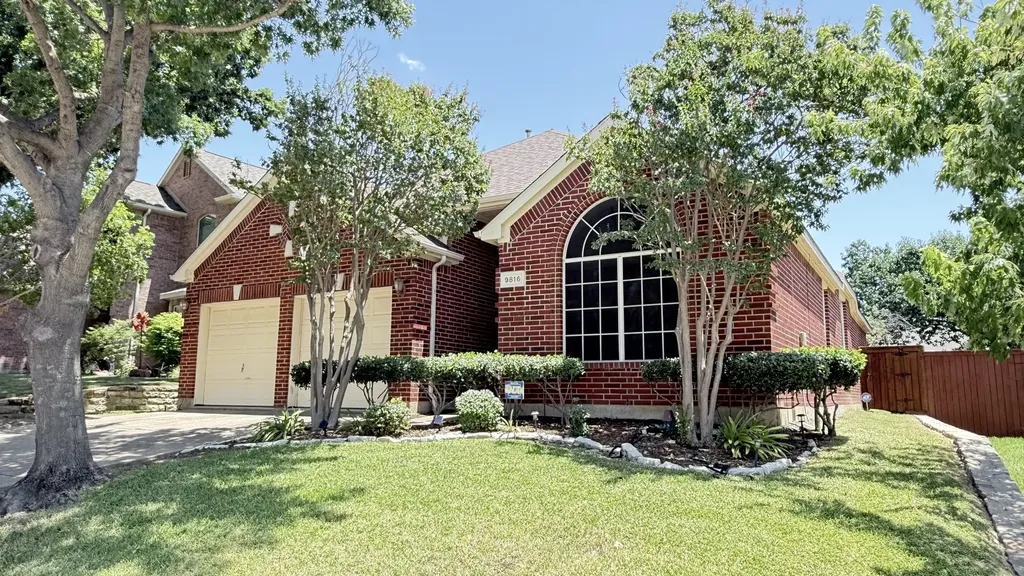 9816 Hickory Hollow Lane Irving TX 75063