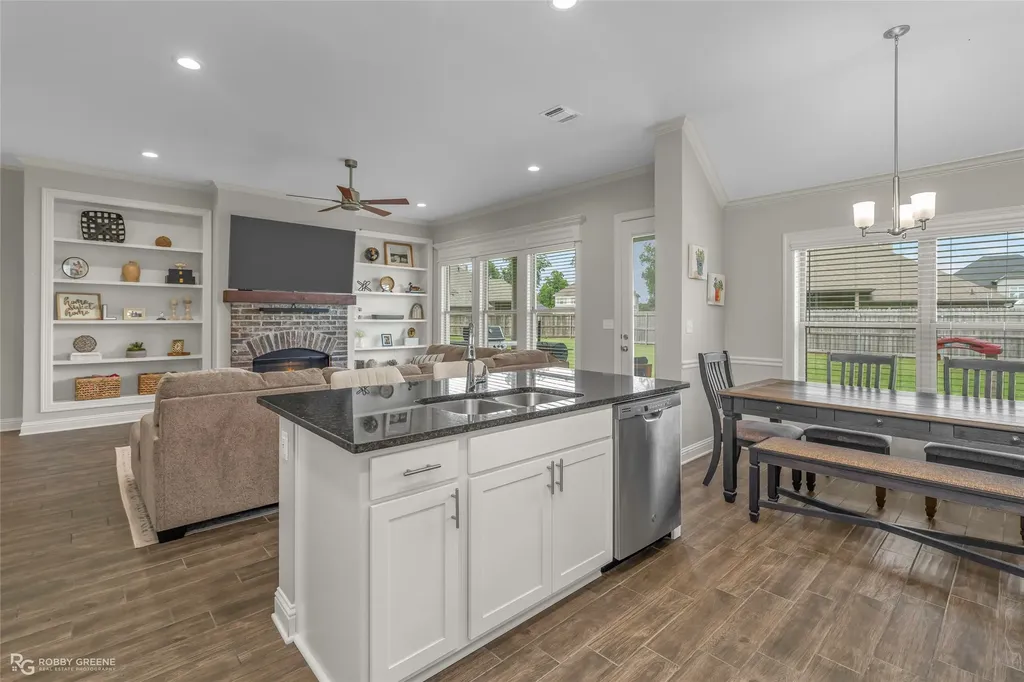 307 Nandina Drive Bossier City LA 71112