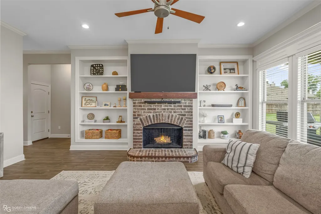307 Nandina Drive Bossier City LA 71112