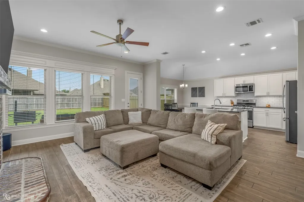 307 Nandina Drive Bossier City LA 71112