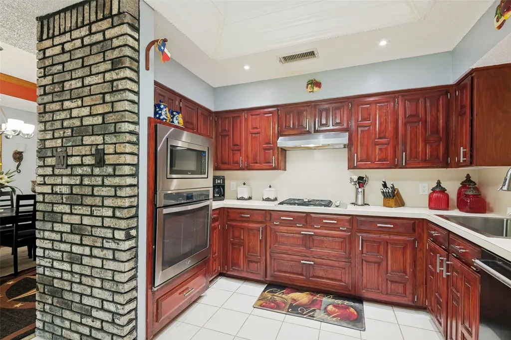 2904 Pitkin Drive Arlington TX 76006