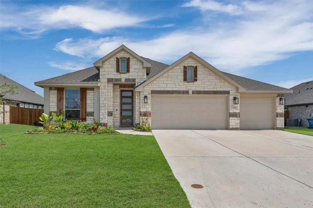 208 Shady Bank Way Nevada TX 75173