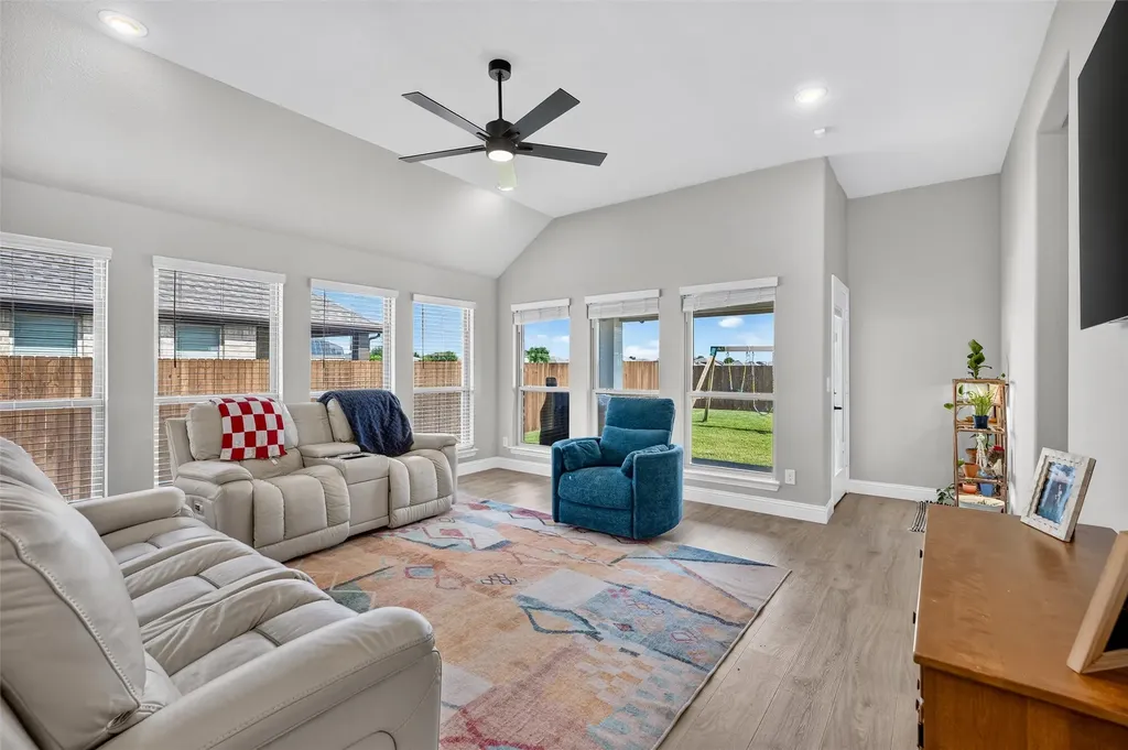 208 Shady Bank Way Nevada TX 75173