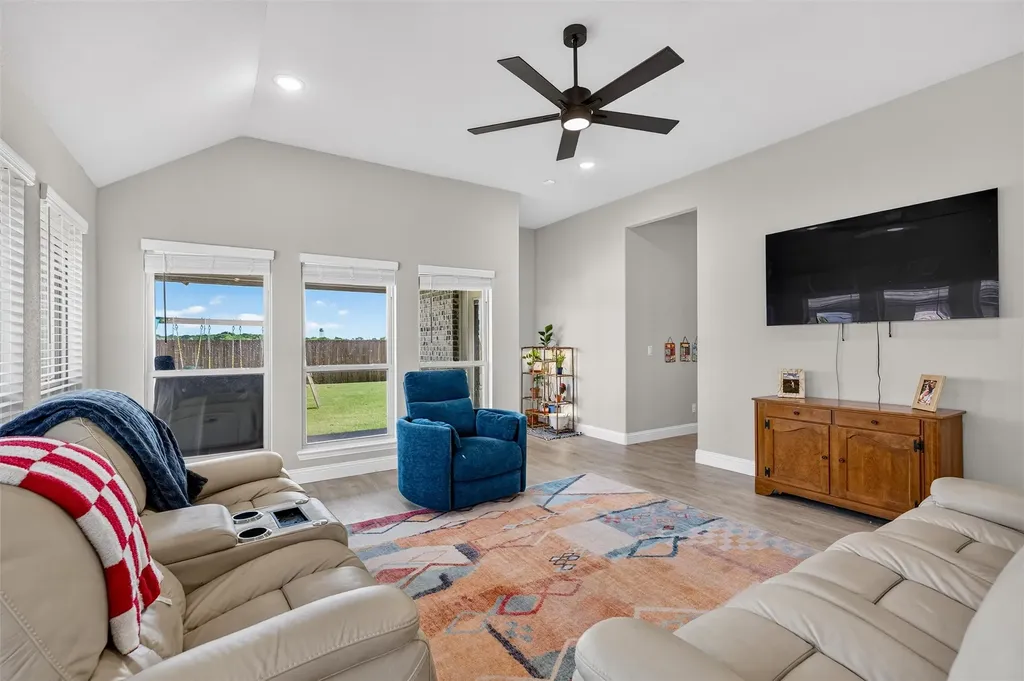 208 Shady Bank Way Nevada TX 75173