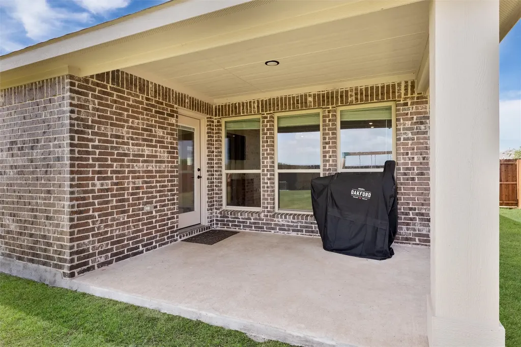 208 Shady Bank Way Nevada TX 75173