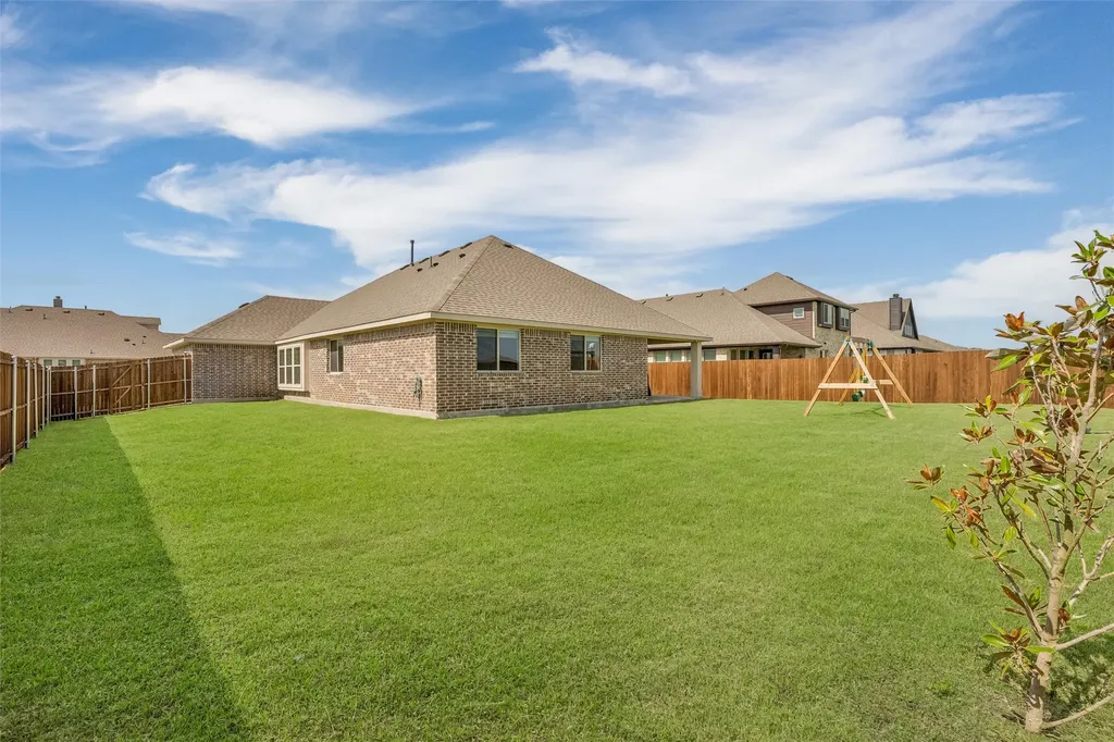 208 Shady Bank Way Nevada TX 75173