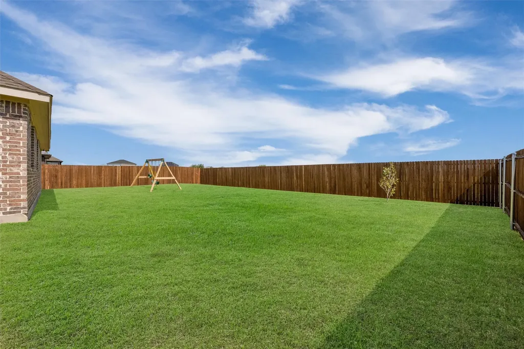 208 Shady Bank Way Nevada TX 75173