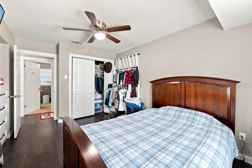 2621 Burning Tree Lane Irving TX 75062