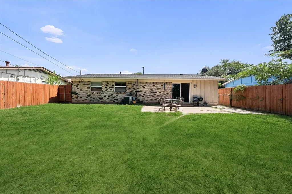 2621 Burning Tree Lane Irving TX 75062