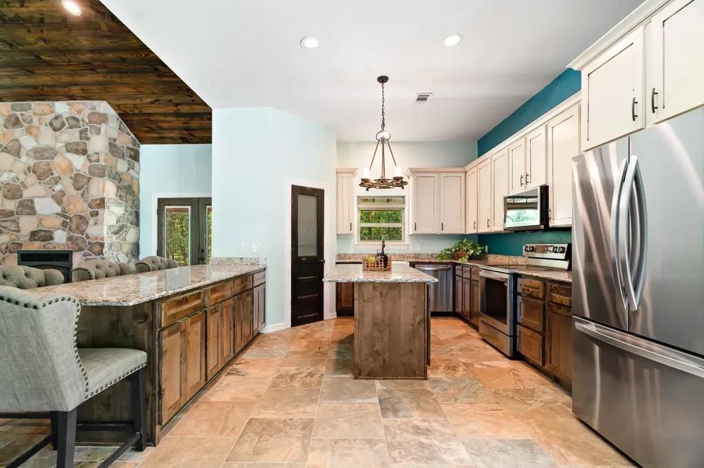 821 County Road 43830 Paris TX 75462