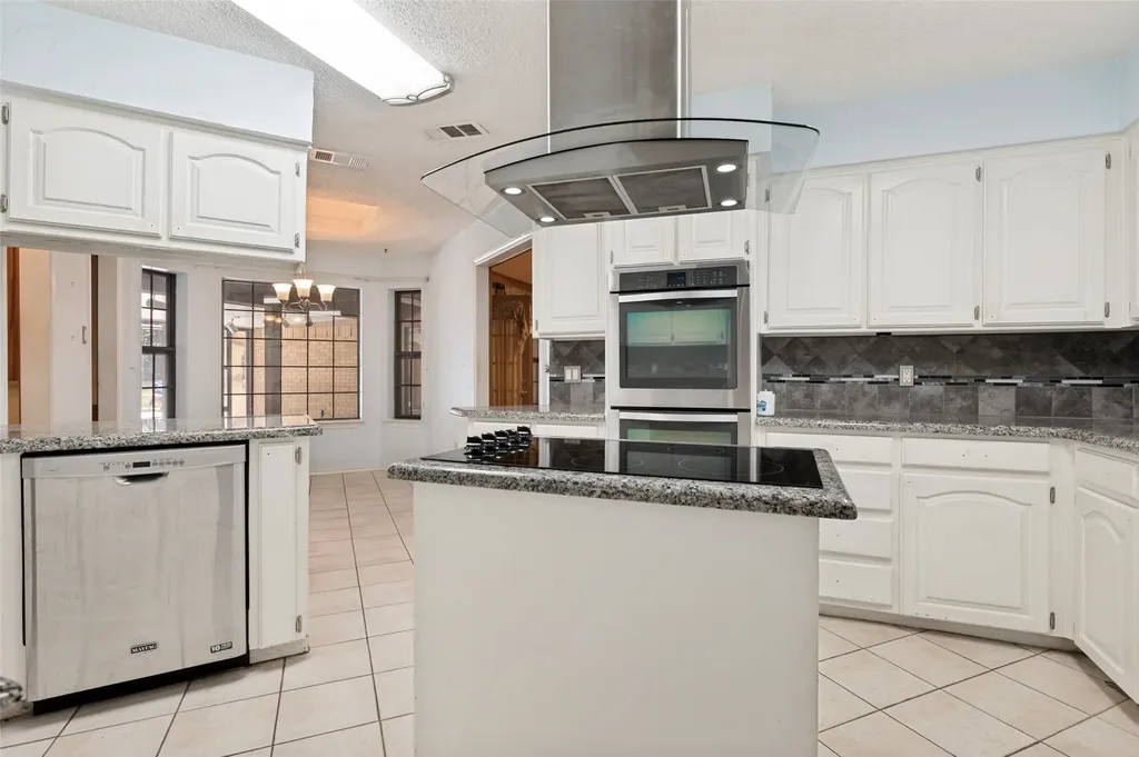 3701 Ashbury Lane Bedford TX 76021