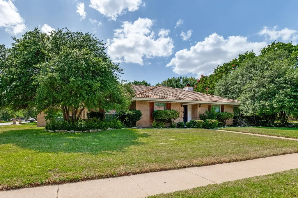 3701 Ashbury Lane Bedford TX 76021