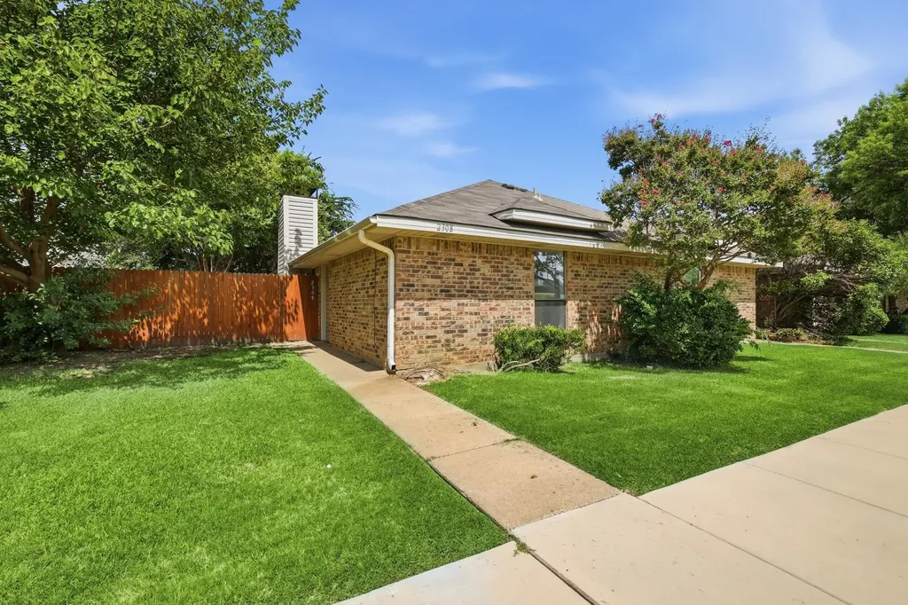 2308 Carol Good Lane Carrollton TX 75006