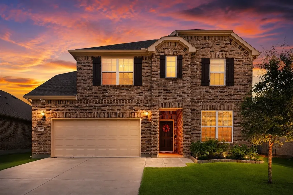 825 Crest Breeze Drive Fort Worth TX 76052
