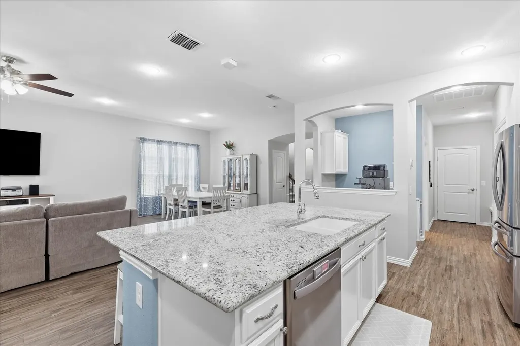 825 Crest Breeze Drive Fort Worth TX 76052