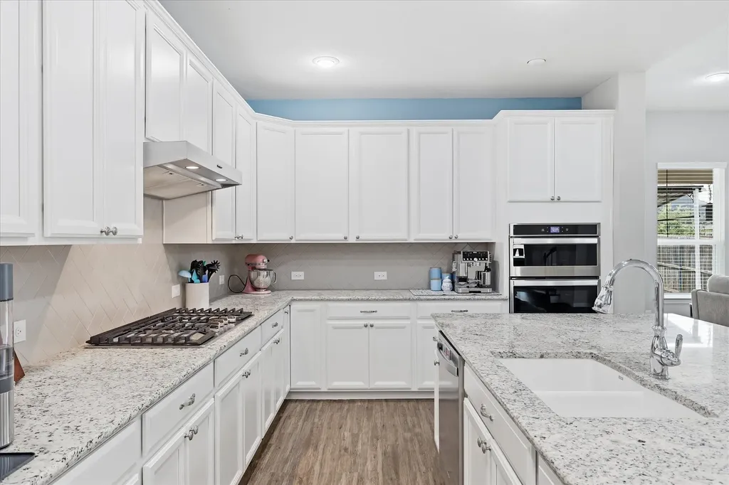 825 Crest Breeze Drive Fort Worth TX 76052
